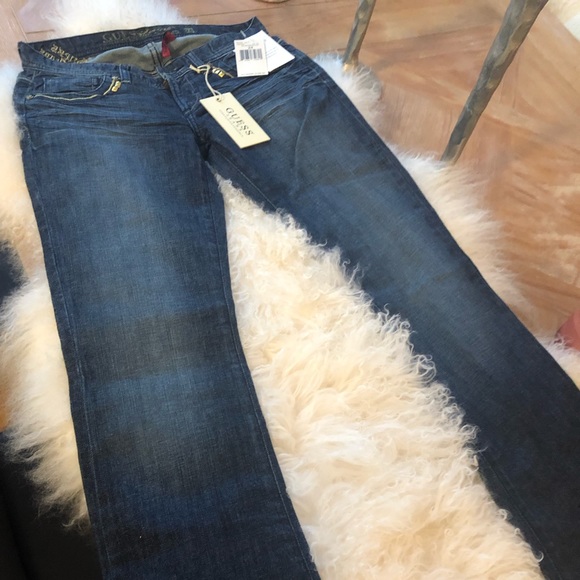 BNWT Guess womens premium flare style studded design jeans in SZ 24!! - Picture 2 of 13